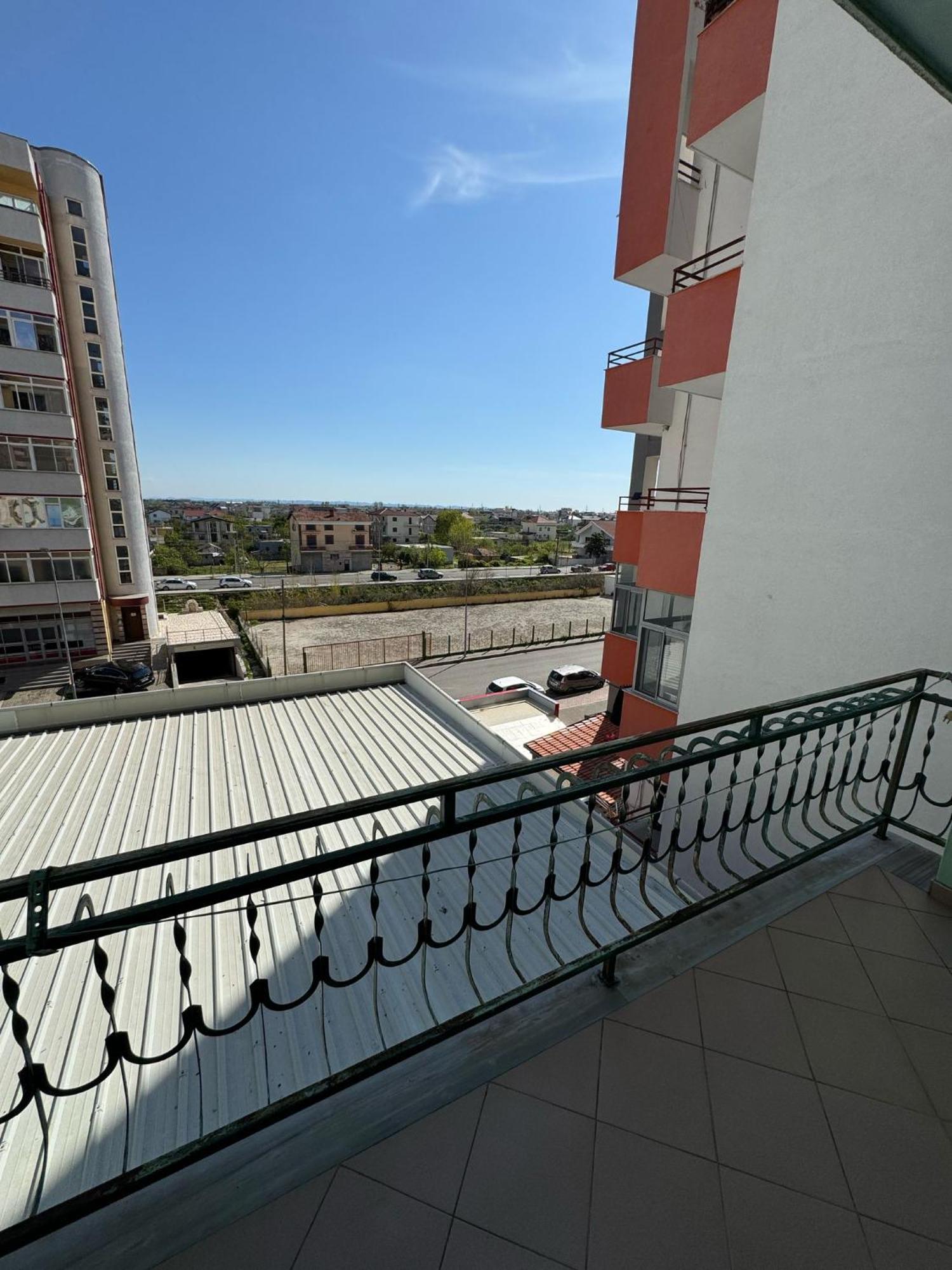 Hotel Europa Lezhe Exterior photo