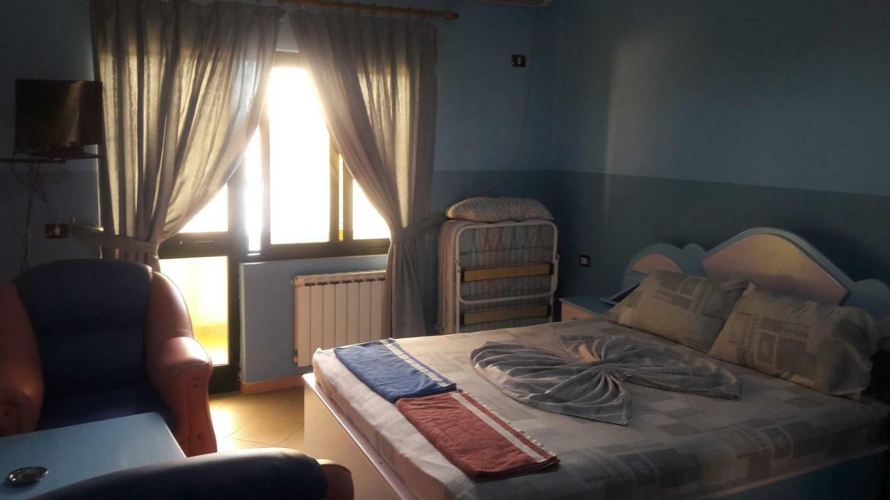 Hotel Europa Lezhe Exterior photo